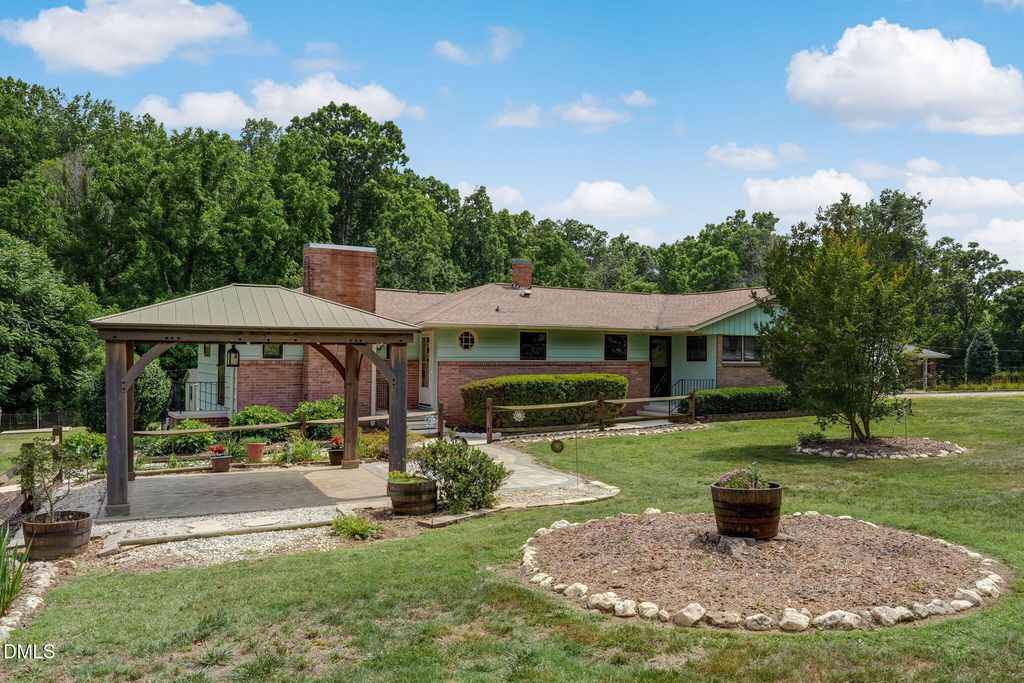 648 Williamsdale Road, Graham, NC 27253
