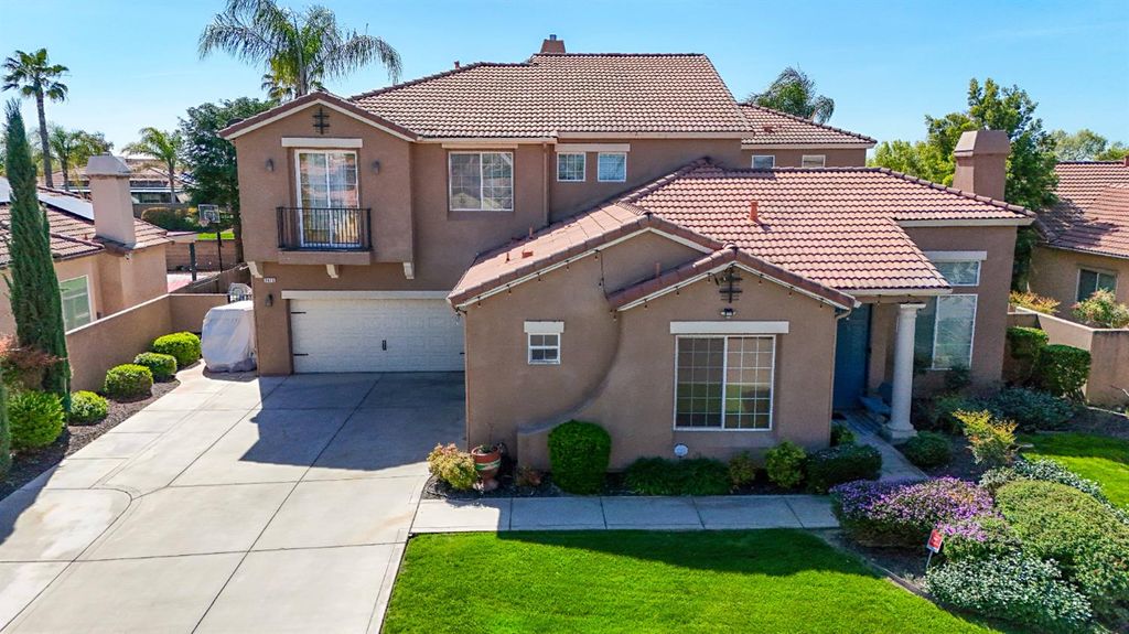 Image 1 of property listing at 8815 Laguna, Chowchilla, CA 93610