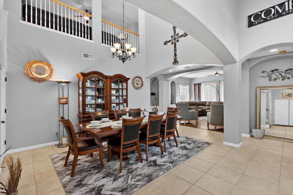 Image 12 of property listing at 8815 Laguna, Chowchilla, CA 93610