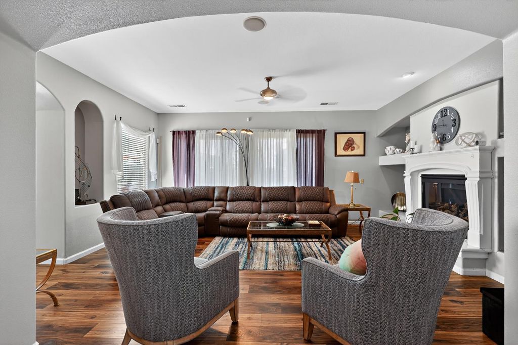 Image 14 of property listing at 8815 Laguna, Chowchilla, CA 93610