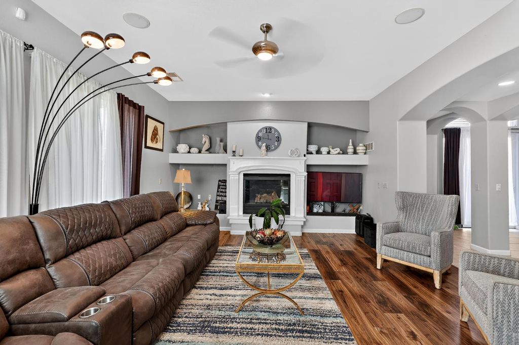 Image 15 of property listing at 8815 Laguna, Chowchilla, CA 93610