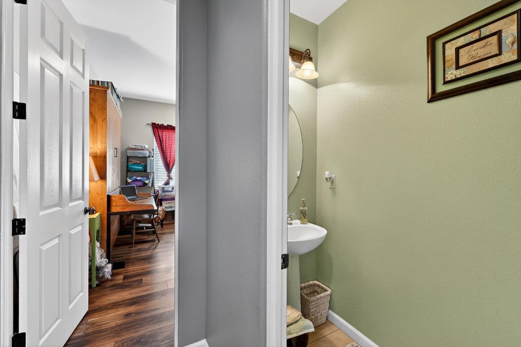 Image 16 of property listing at 8815 Laguna, Chowchilla, CA 93610