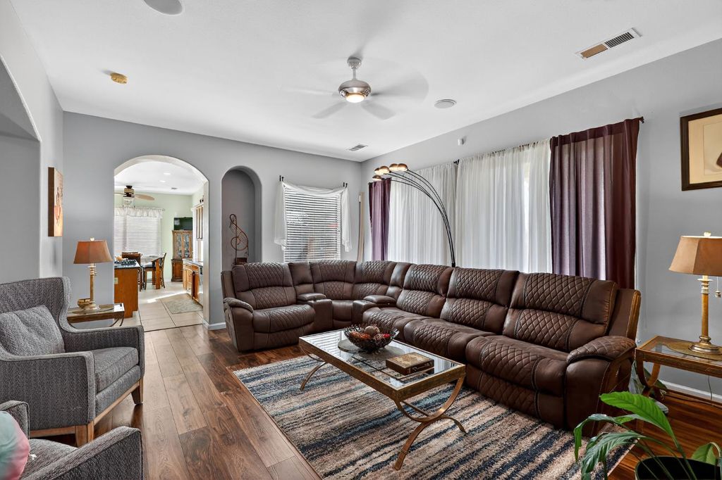 Image 21 of property listing at 8815 Laguna, Chowchilla, CA 93610