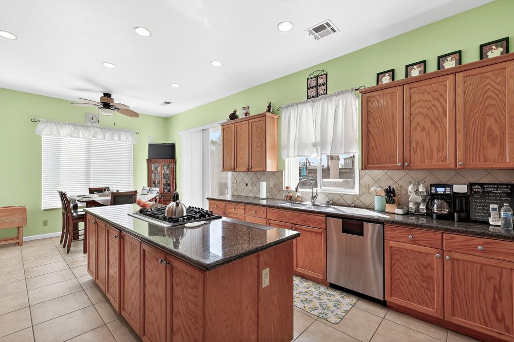 Image 26 of property listing at 8815 Laguna, Chowchilla, CA 93610