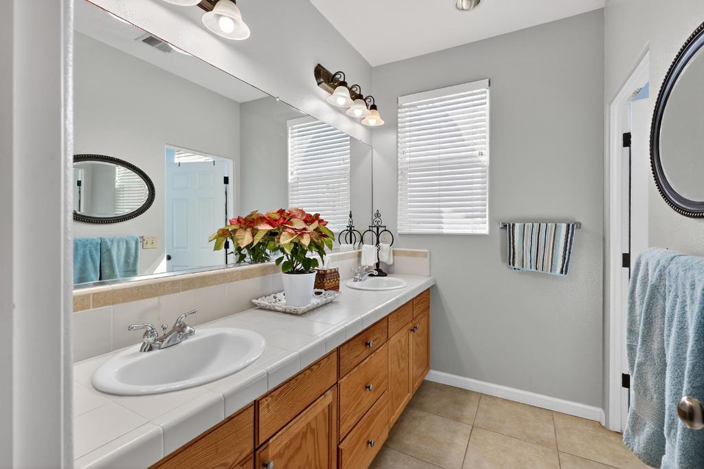 Image 37 of property listing at 8815 Laguna, Chowchilla, CA 93610