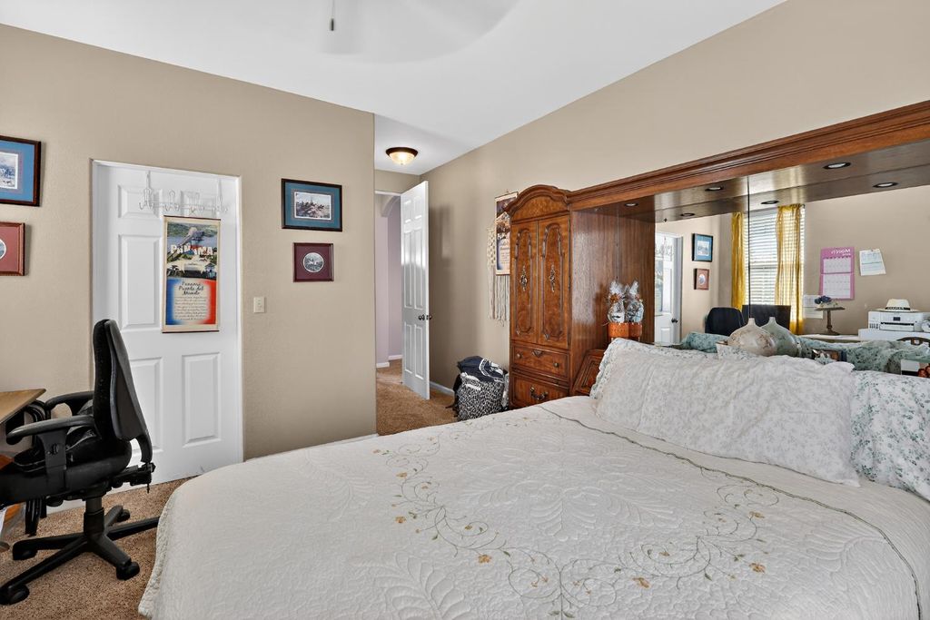 Image 40 of property listing at 8815 Laguna, Chowchilla, CA 93610