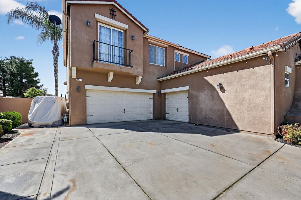 Image 6 of property listing at 8815 Laguna, Chowchilla, CA 93610