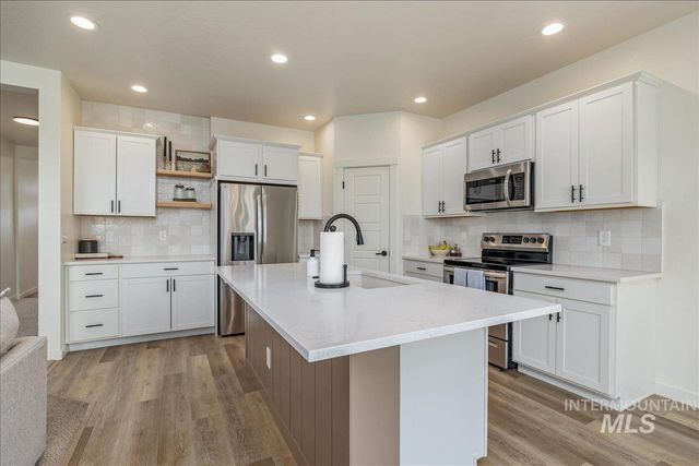 3090 W Silver River St., Meridian, ID 83646