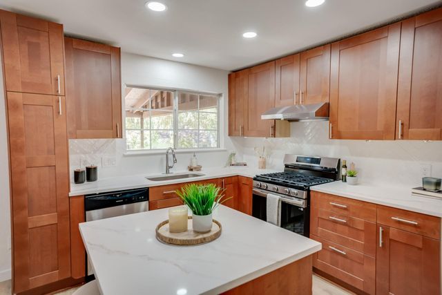 1705 Oakmont LN, Cedar Park, TX 78613