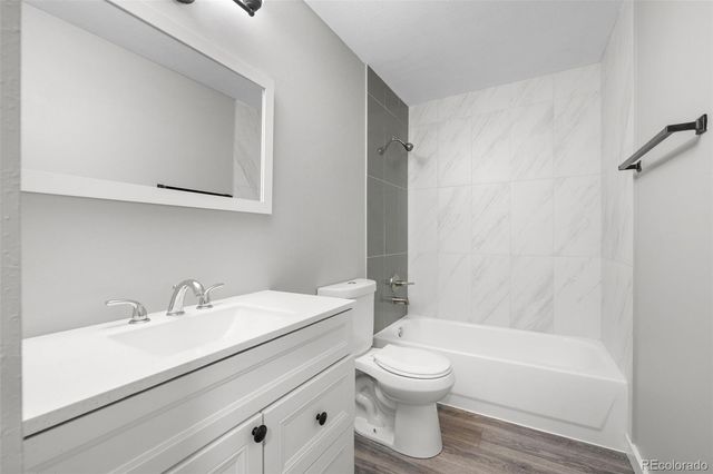 2575 S Syracuse Way H201, Denver, CO 80231