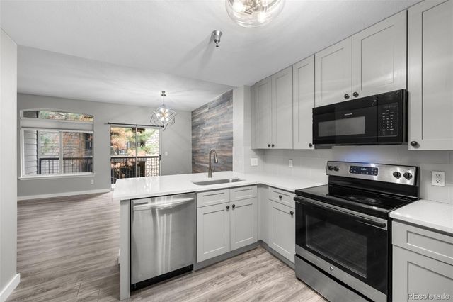 2575 S Syracuse Way H201, Denver, CO 80231