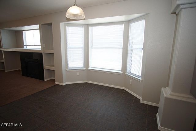 10002 Cross Street, El Paso, TX 79924