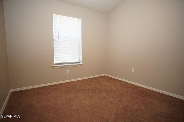 10002 Cross Street, El Paso, TX 79924