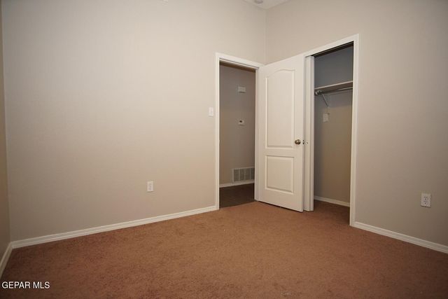 10002 Cross Street, El Paso, TX 79924