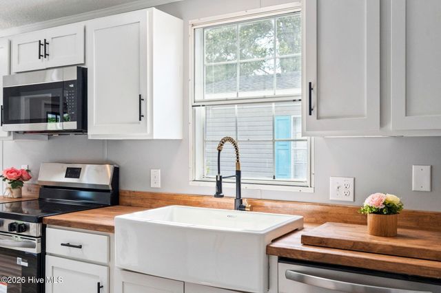 9220 Shady Forest Drive SW, Calabash, NC 28467