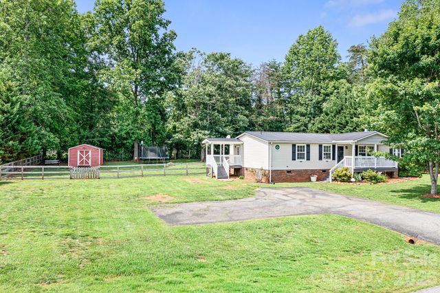 6075 Clearbrook Lane, Iron Station, NC 28080