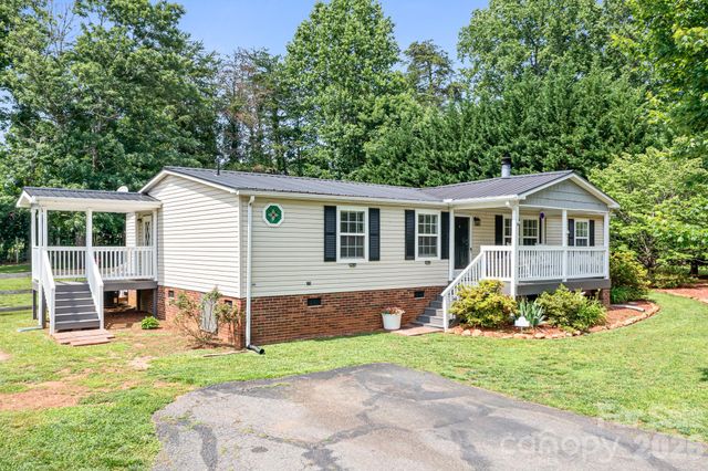 6075 Clearbrook Lane, Iron Station, NC 28080