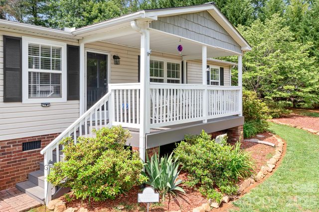 6075 Clearbrook Lane, Iron Station, NC 28080