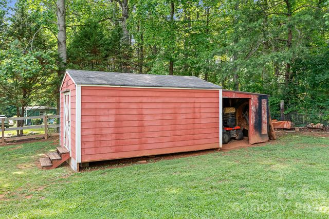 6075 Clearbrook Lane, Iron Station, NC 28080
