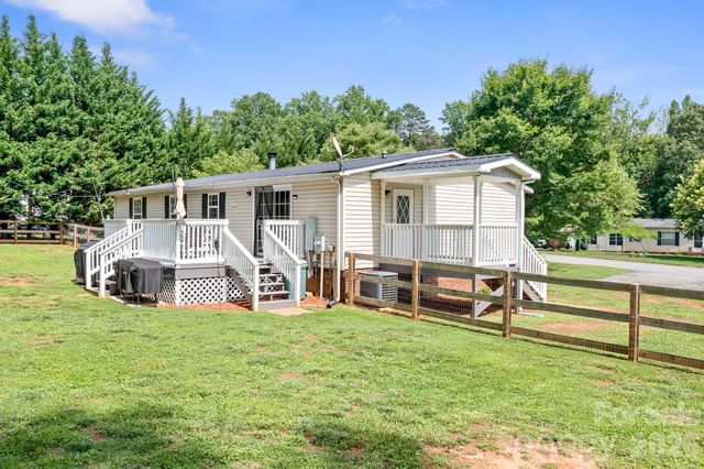 6075 Clearbrook Lane, Iron Station, NC 28080
