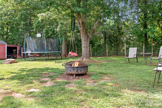 6075 Clearbrook Lane, Iron Station, NC 28080