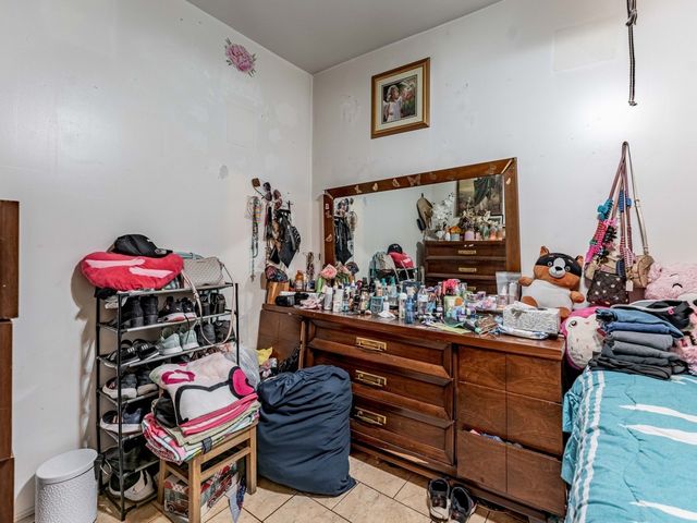 5730 S Washtenaw Avenue, Chicago, IL 60629