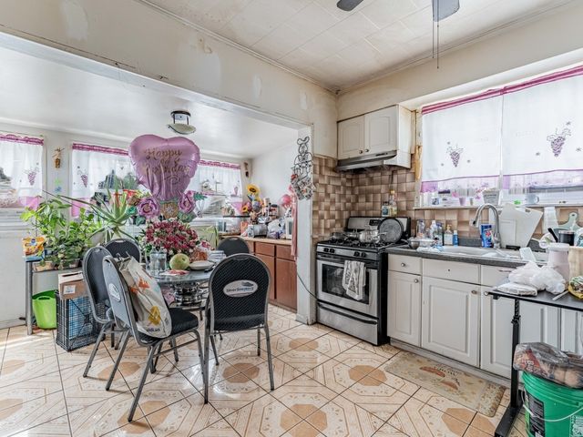 5730 S Washtenaw Avenue, Chicago, IL 60629