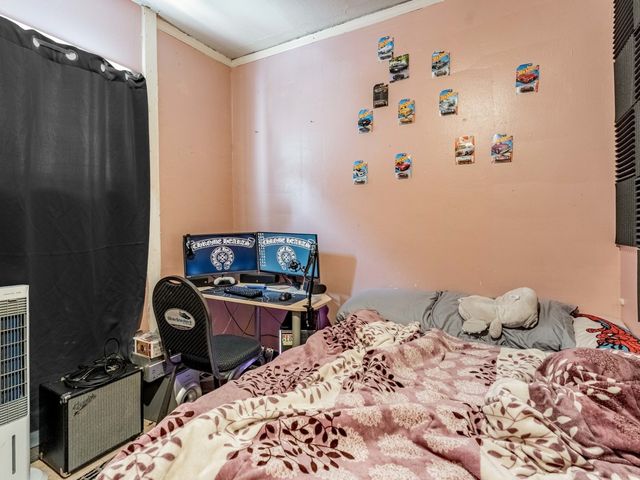5730 S Washtenaw Avenue, Chicago, IL 60629