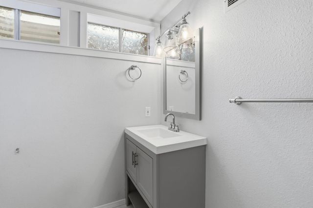 5 E Regina Ave, Spokane, WA 99218