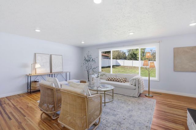 5 E Regina Ave, Spokane, WA 99218