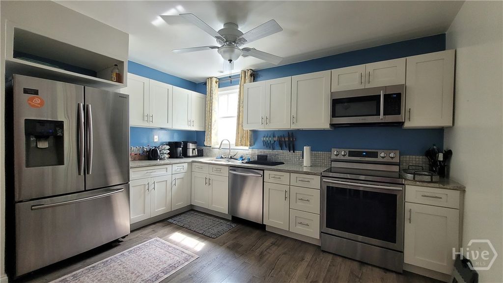 Image 11 of property listing at 1704 E 31st Street, Savannah, GA 31404