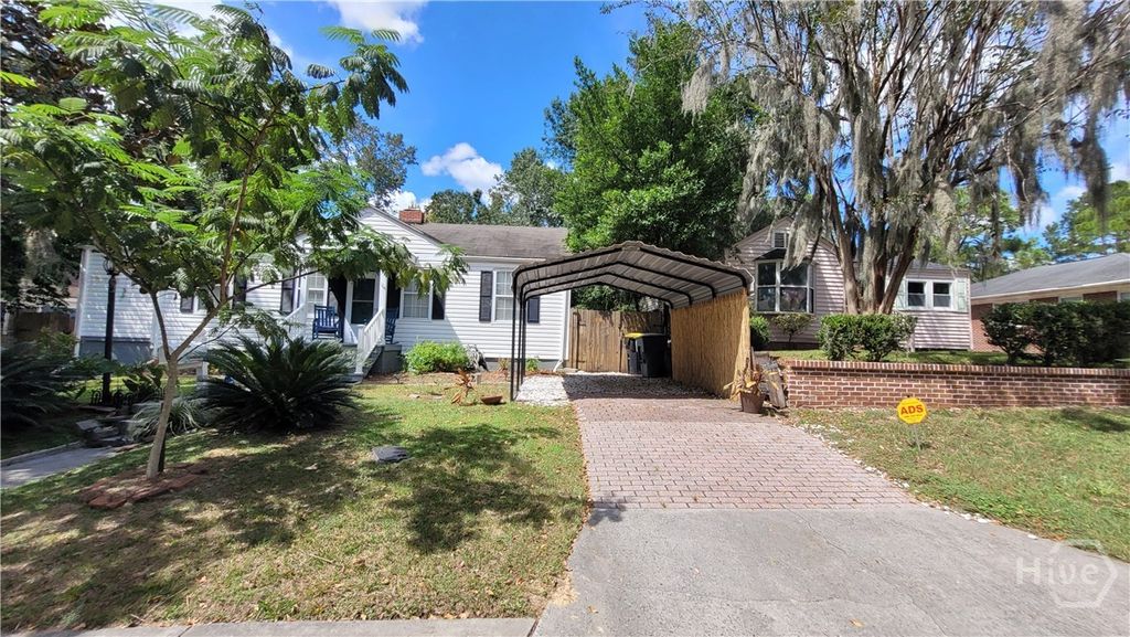 Image 2 of property listing at 1704 E 31st Street, Savannah, GA 31404