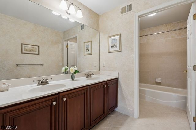 1901 Farley Rd, Tewksbury Twp., NJ 08889