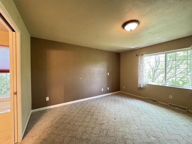 451 OAKVIEW MEADOW STREET, Amherst, WI 54406