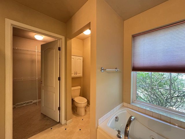 451 OAKVIEW MEADOW STREET, Amherst, WI 54406