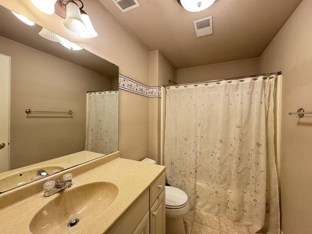 451 OAKVIEW MEADOW STREET, Amherst, WI 54406