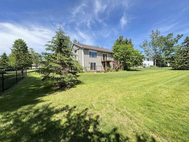 451 OAKVIEW MEADOW STREET, Amherst, WI 54406