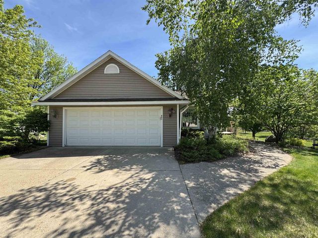 451 OAKVIEW MEADOW STREET, Amherst, WI 54406