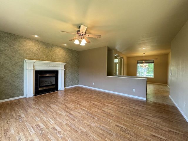 451 OAKVIEW MEADOW STREET, Amherst, WI 54406