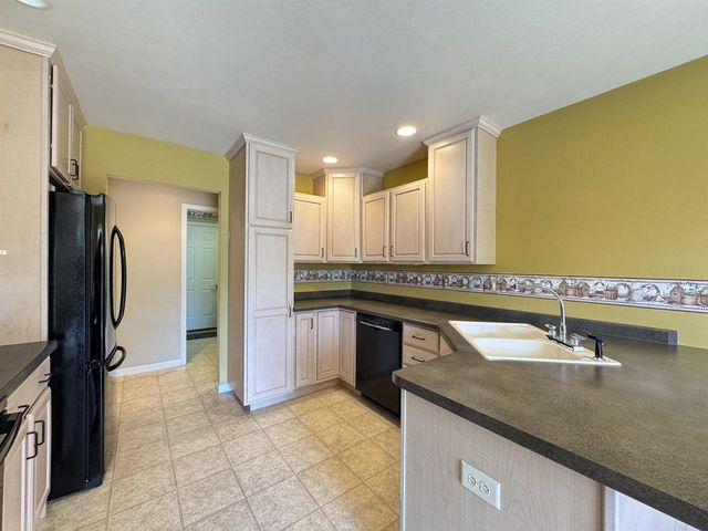 451 OAKVIEW MEADOW STREET, Amherst, WI 54406