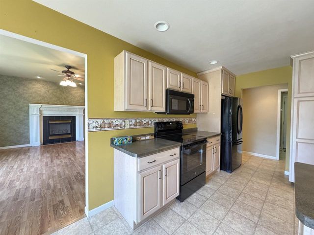 451 OAKVIEW MEADOW STREET, Amherst, WI 54406