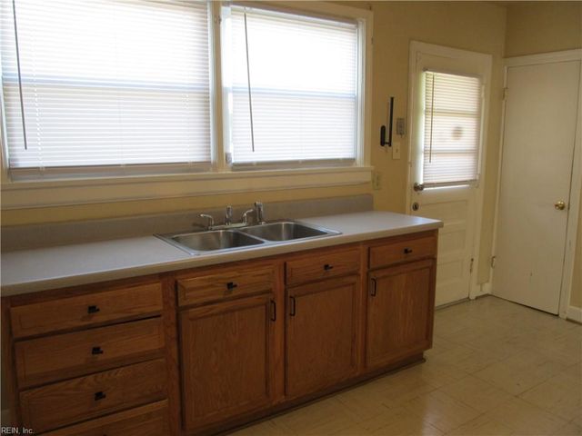 5005 Winchester AVE, Portsmouth, VA 23707