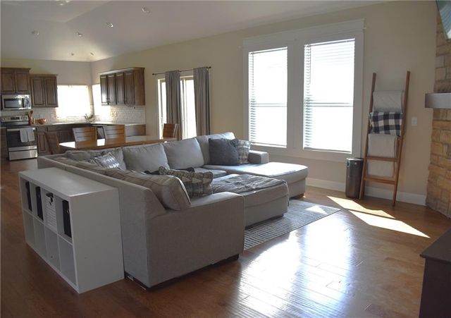 1652 Shadow Drive, Leavenworth, KS 66048