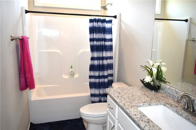 1652 Shadow Drive, Leavenworth, KS 66048