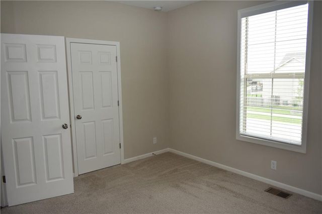 1652 Shadow Drive, Leavenworth, KS 66048