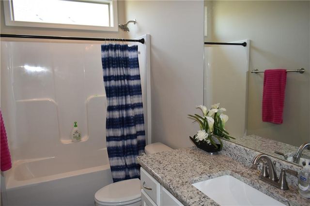 1652 Shadow Drive, Leavenworth, KS 66048