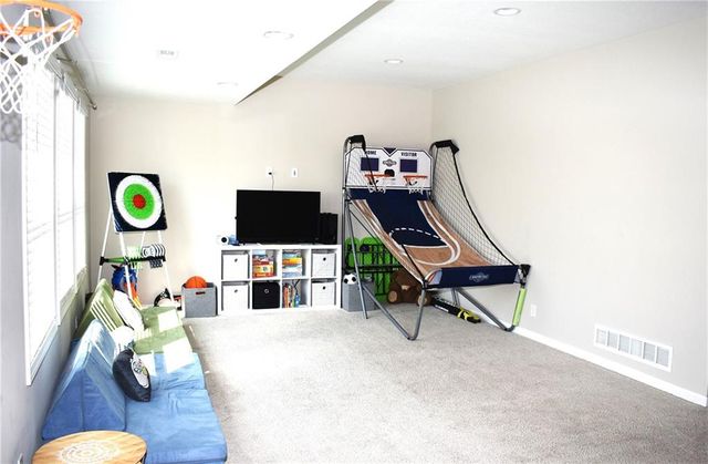 1652 Shadow Drive, Leavenworth, KS 66048