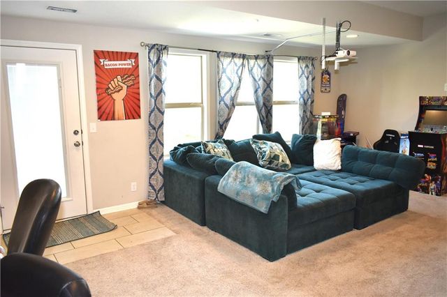 1652 Shadow Drive, Leavenworth, KS 66048