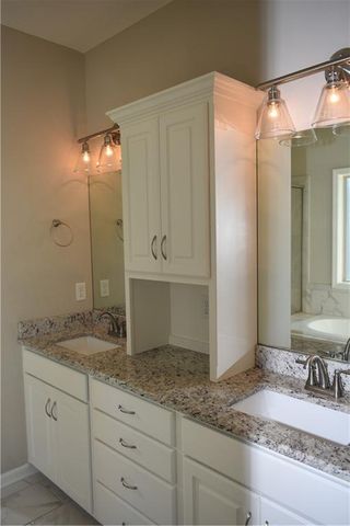 1652 Shadow Drive, Leavenworth, KS 66048