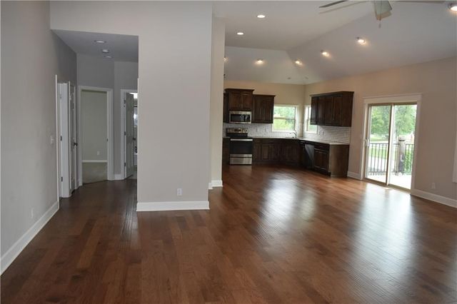 1652 Shadow Drive, Leavenworth, KS 66048